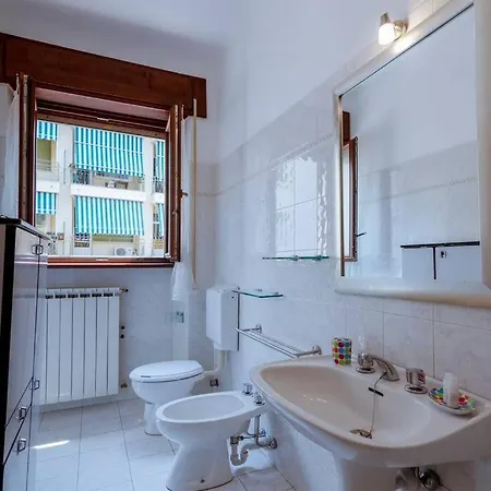 Apartmán Goethe - 2 - 100m Stazione - 200m Palafiori Sanremo