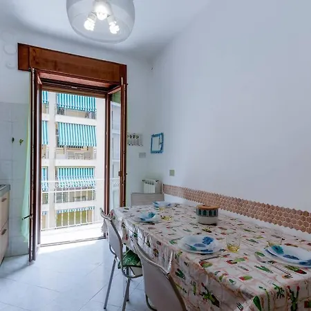 Goethe - 2 - 100m Stazione - 200m Palafiori Apartmán *